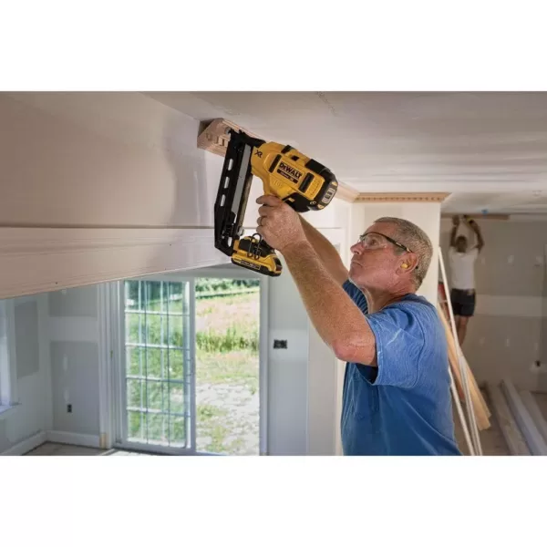 DEWALT 20-Volt Max 16-Gauge Cordless Angled Finish Nailer Kit