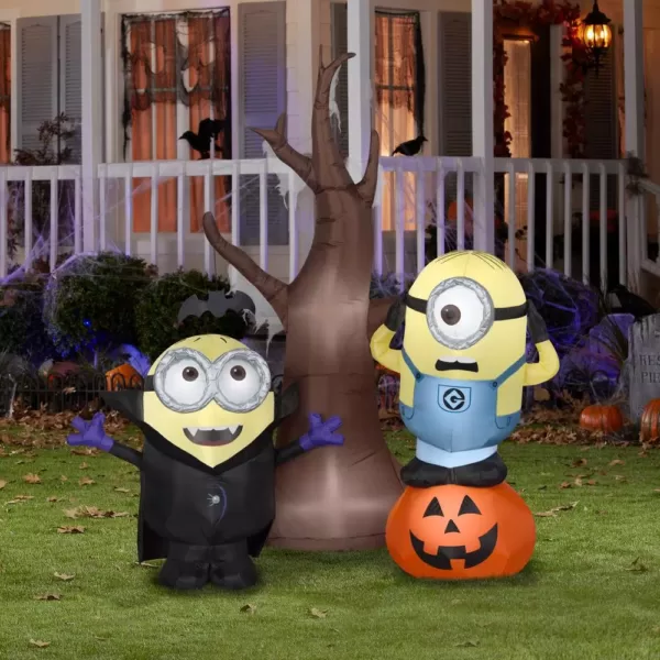 Gemmy 5 ft. Airblown-Minions with Tree and Pumpkin Scene-Universal
