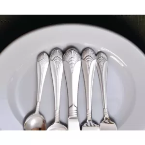 Oneida New York 18/10 Stainless Steel Dinner Forks (Set of 12)